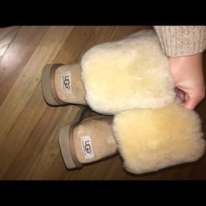 Tan Uggs